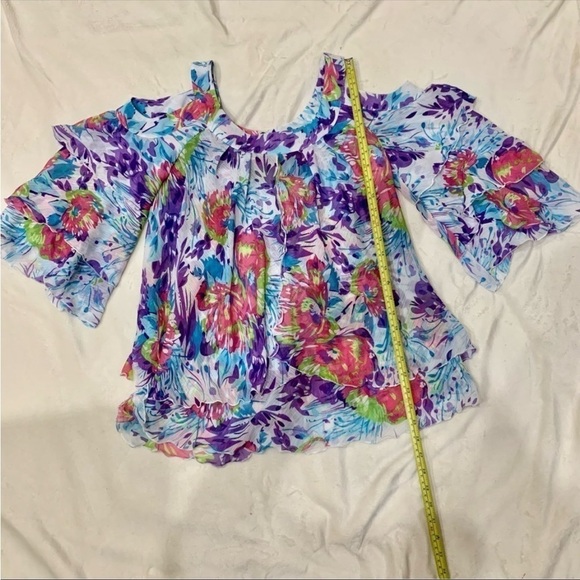NWT Floral Blouse XS Hot in Hollywood Cold Shoulder Layered Bell-Sleeves Colors - Picture 14 of 16